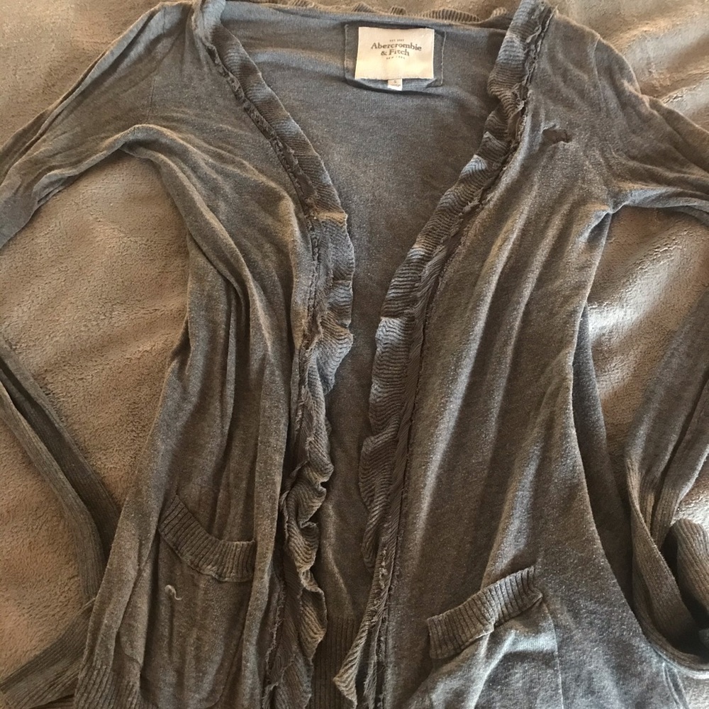 Abercrombie & Fitch long  light ruffle cardigan